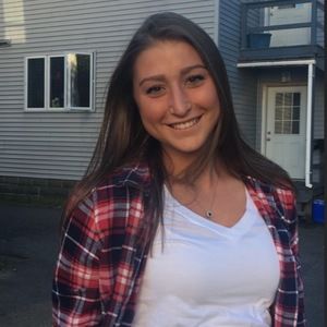 Meet your Posher, Danielle